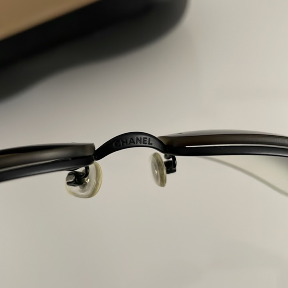 CHANEL sunglasses! - Picture 5 of 12